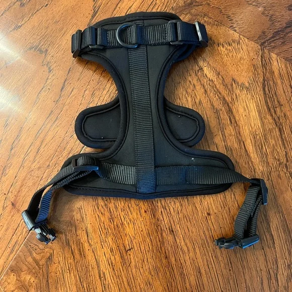 Black Dog Harness - Picture 2 of 3